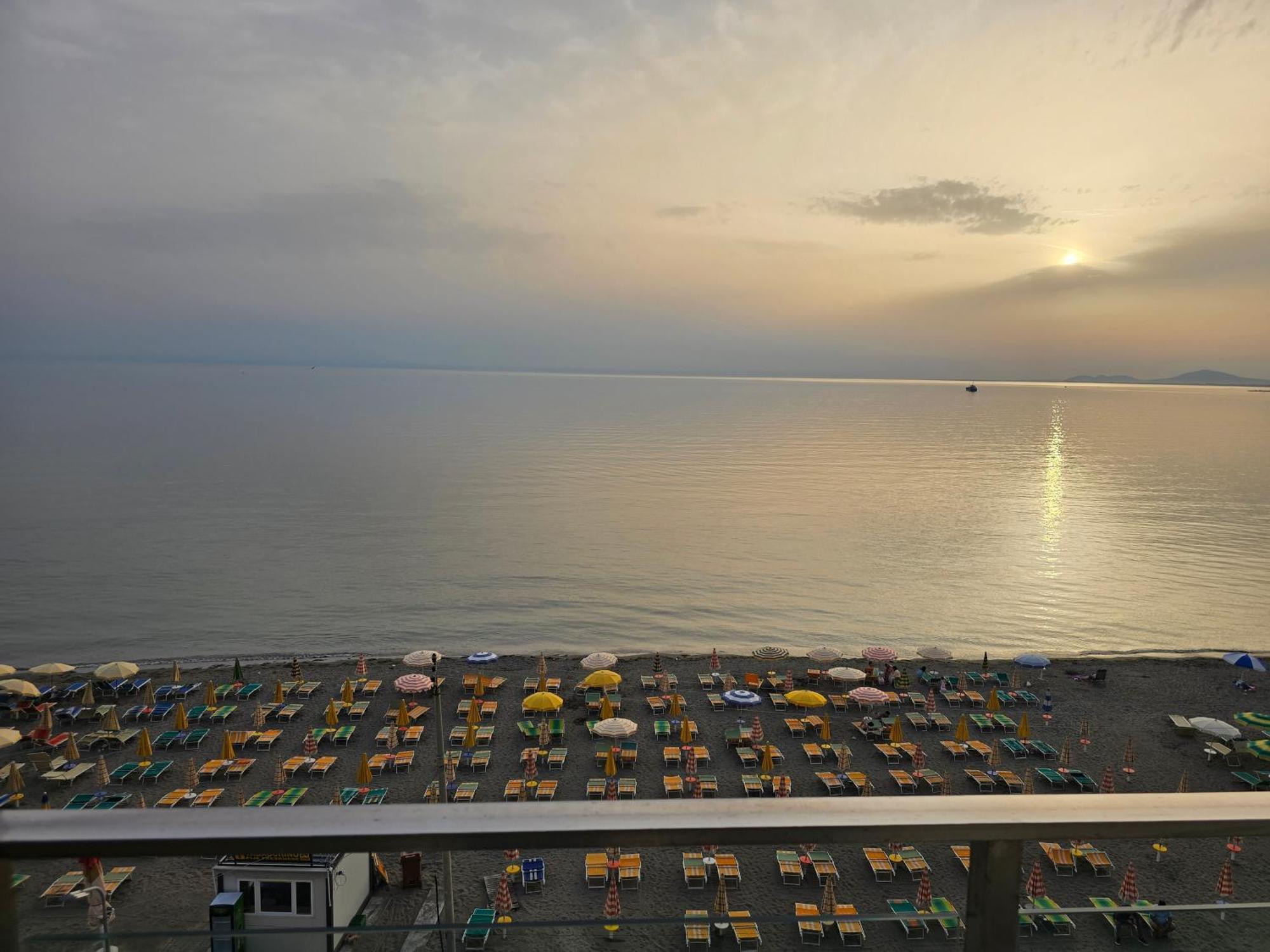Appartamento Roxhensi Shëngjin Esterno foto