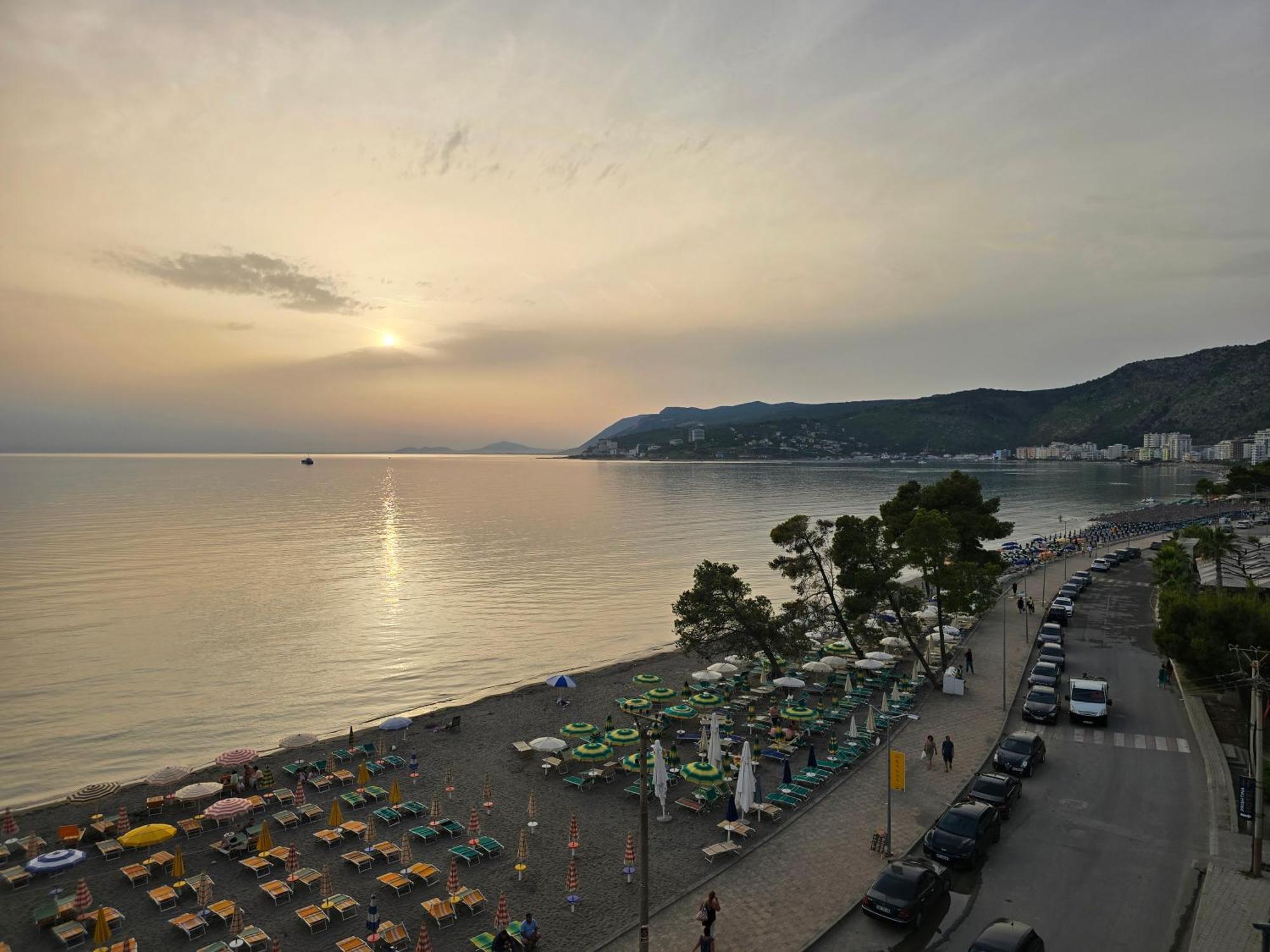 Appartamento Roxhensi Shëngjin Esterno foto